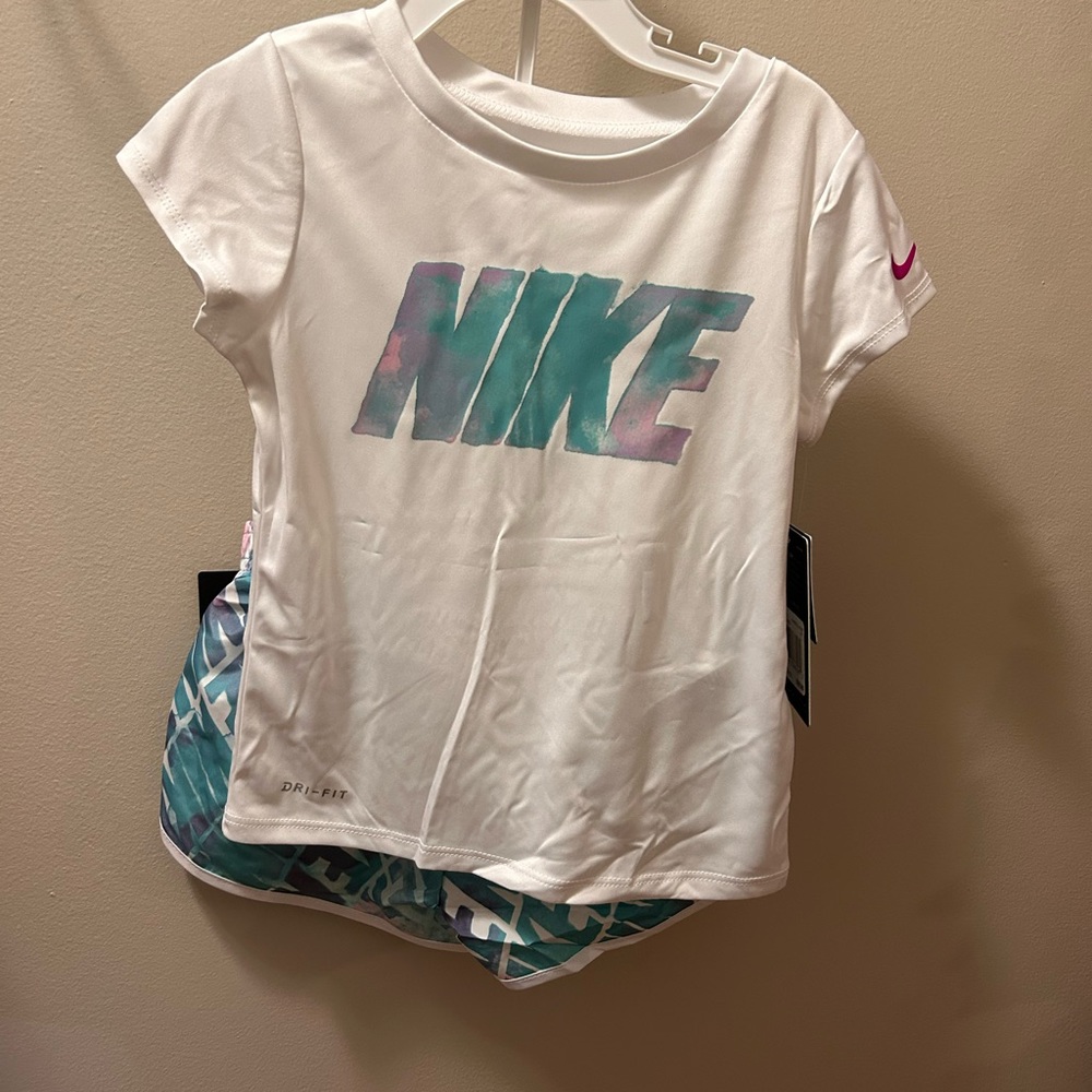 NWT Toddler Girls Nike Set